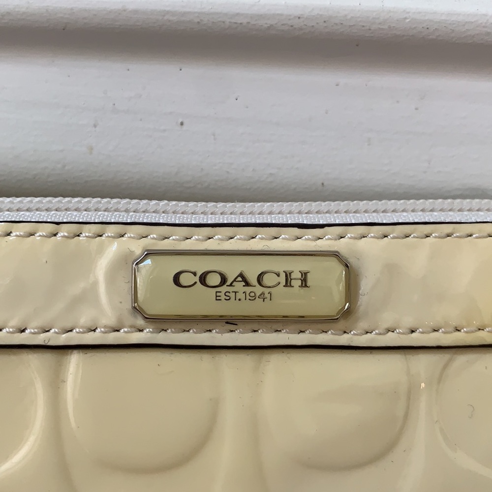 Coach Ivory Cream C Optic Patent Wristlet Clutch - Picture 3 of 11
